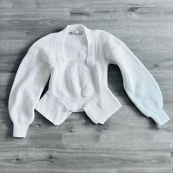 SOLD Zara Studio Collection white knitted heavy sweater - Picture 3 of 6